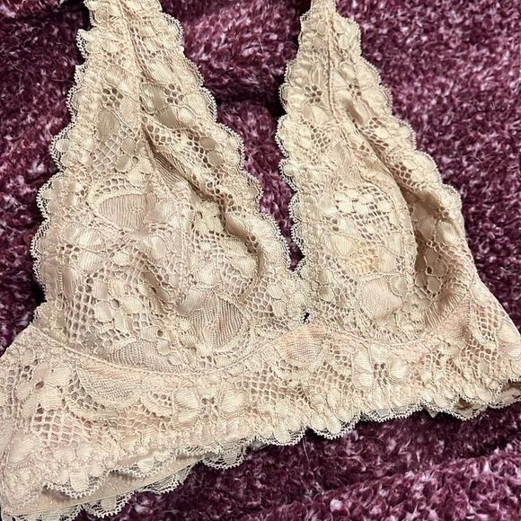 Free People • Intimately Galloon Lace Halter Bralette in Nude - Picture 4 of 4